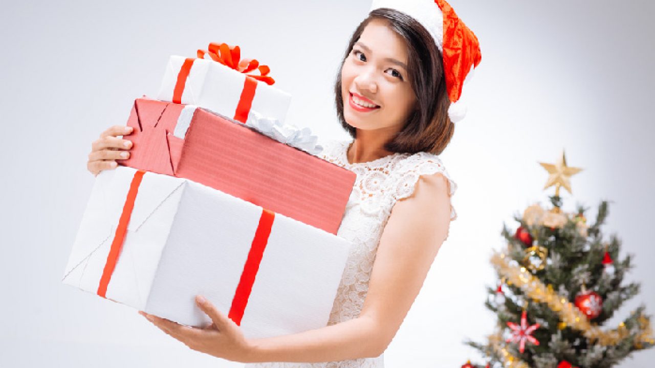 A Guide to Gifts for Asian Women