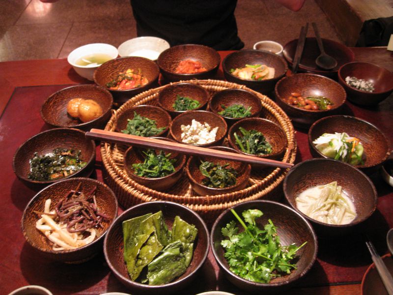 A Korean restaurant is full of wonderful dishes you should not miss.
